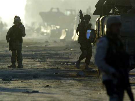 Amerikanske soldatar er i høg beredskap av frykt for nye angrep. (AFP-foto)