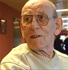 Arne Emil Olsen er skeptisk til røyking på rommene. Selv er han røyker, men har bestemt seg for å slutte 11. desember. Arne Emil Olsen er skeptisk til røyking på rommene. Selv er han røyker, men har bestemt seg for å slutte 11. desember.