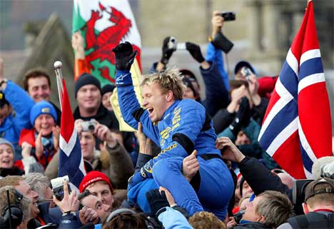 Ingen tvil: Petter Solberg ble soleklar vinner i kåringen av årets idrettsnavn (Foto: AFP/Nicolas Asfouri) Ingen tvil: Petter Solberg ble soleklar vinner i kåringen av årets idrettsnavn (Foto: AFP/Nicolas Asfouri)