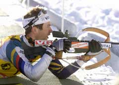 Ole Einar Bjørndalen vant jaktstarten i Hochfilzen i 2001. (Foto: AP/Scanpix)