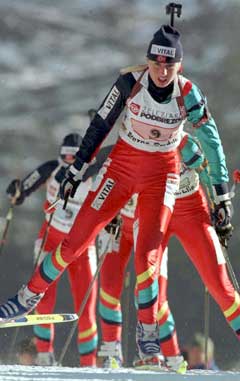 Gunn Margit Andreassen ledet an i lagkonkurransen i VM i Osrblie i 1997. (Foto: AP/Scanpix)