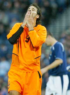Ruud van Nistelrooy fikk lite til. (Foto: AFP/Scanpix)