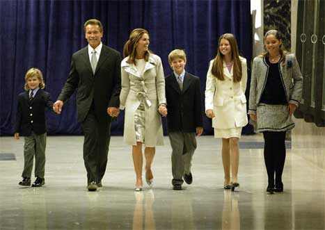 Her her heile familien Schwarzenegger/Schriwer samla. (Foto: Reuters)