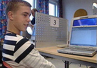 Christoffer Cornelussen synes Linux er bedre enn Windows. (foto: NRK) Christoffer Cornelussen synes Linux er bedre enn Windows. (foto: NRK)