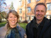 Forsker Paul Møller og leder Nina Helen Mjøsund ved den nye forsknings- og utviklingsavdelingen.