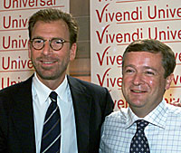 Edgar Bronfman og Vivendi-sjef Jean-Marie Messier 20. juni 2000 i Paris, etter salget av Seagram/Universal til franske Canal Plus. Foto: Laurent Rebours AP/Scanpix. 