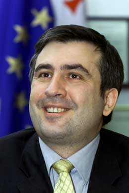 FAVORITT: Opposisjonsleder Mikhail Saakasjvili er favoritt foran presidentvalget i Georgia 4. januar. (Foto: REUTERS/Vasily Fedosenko)