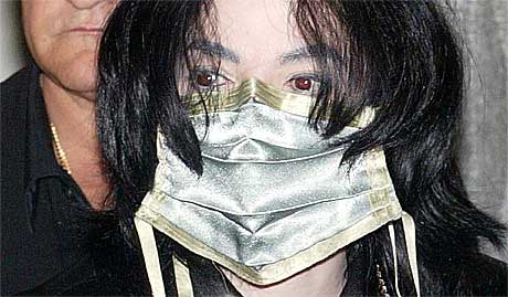 Er Michael Jackson gal eller vil vi at han skal være det? Foto: Jockel Finck, AP.