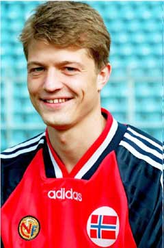 Karl-Petter Løken har selv 36 A-landskamper.