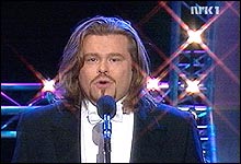 Rein Alexander vant Kjempesjansen i 2003. Nå er han etablert, mens nye talenter for en ny Kjempesjanse. (Foto: NRK) 
