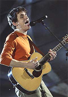 Teitur har laget årets plate, mener stjerneskuddet John Mayer. Foto: Mark Lennihan, AP. Teitur har laget årets plate, mener stjerneskuddet John Mayer. Foto: Mark Lennihan, AP.