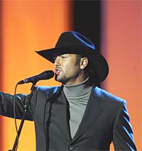 Tim McGraw fremførte hestejazz av beste merke. Foto: Terje Bendiksby Tim McGraw fremførte hestejazz av beste merke. Foto: Terje Bendiksby