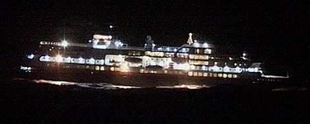 Dramatisk natt ombord på Midnatsol 14. desember i fjor. Foto 330-skvadronen.