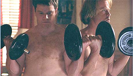 Matt Damon og Greg Kinnear i en scene fra "Stuck On you". Foto: 20th Century Fox. Matt Damon og Greg Kinnear i en scene fra "Stuck On you". Foto: 20th Century Fox.