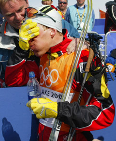 Johann Mühlegg mistet medaljene (Foto: Erik Johansen, Scanpix)
