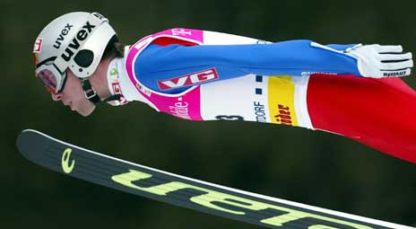 Sigurd Petteren på vei til bakkerekord i Oberstdorf. (Foto: Reuters/Scanpix)