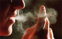 Røykere mellom 40 og 70 har tre ganger høyere dødsrisiko enn ikke-røykere. (Illustrasjonsfoto: Scanpix)