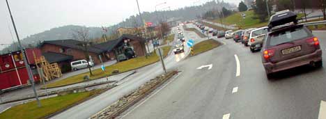 Køene til Svinesund vil bli borte med ny E6 og ny Svinesund bro. Foto Rainer Prang NRK.