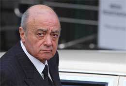 Mohamad al Fayed kom til høringen i morges, men må nå vente på å få sønnens død gransket. 