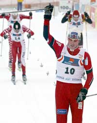 Her vinner Estil. (Foto: AFP PHOTO JANEK SKARZYNSKI) Her vinner Estil. (Foto: AFP PHOTO JANEK SKARZYNSKI)