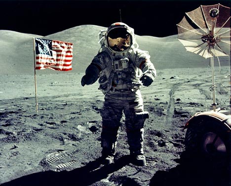 Den amerikanske astronaut Eugene Cernan gikk på månen i 1972. Nå vil USAs president tilbake. Foto: NASA/Reuters/Scanpix. 