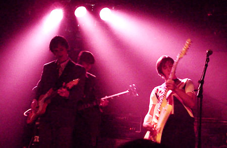 Mayflies: Erik Salvesen (gitar og vokal), Ole Reidar "Oly rider" Gudmestad (gitar), Sindre "Sticky" Sivertsen (trommer) og John Olav "Monster" Håland (bass).