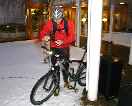 Morten Karlsen er mer enn lidenskaplig syklist. – Turene til jobb mellom fire og fem på morgenkvisten når byen sover er de fineste, sier han. (Foto: NRK/Jon-Annar Fordal) 
