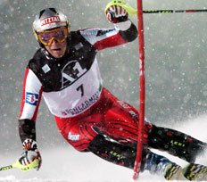 Benjamin Raich taklet forholdene i Schladming best (Foto: Scanpix) Benjamin Raich taklet forholdene i Schladming best (Foto: Scanpix)