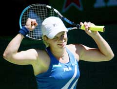 Kim Clijsters jubler etter seieren over Anastasia Myskina. (Foto: AP/Scanpix)