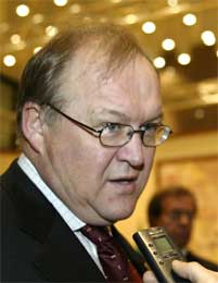 I Sverige er over 800 savnet, men ingen liste blir offentliggjort ennnå, sier Persson I Sverige er over 800 savnet, men ingen liste blir offentliggjort ennnå, sier Persson