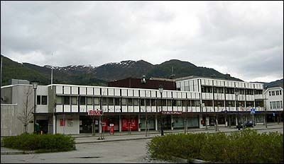 Eid forbruksforening p Nordfjordeid. (Foto: Ottar Starheim, NRK  2003)