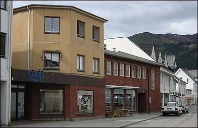 Eids Handelslag i Eidsgata. (Foto: Ottar Starheim, NRK  2003)