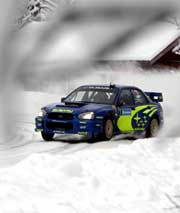 Petter Solberg har hatt problemer med bilen, og har vært utfor veien flere ganger i dag. Likevel ligger han på tredje sammenlagt. (Foto: Micke Fransson/Scanpix) Petter Solberg har hatt problemer med bilen, og har vært utfor veien flere ganger i dag. Likevel ligger han på tredje sammenlagt. (Foto: Micke Fransson/Scanpix)