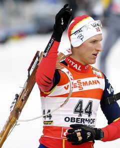 Lars Berger hadde et stygt fall, men endte allikevel på en 14. plass på VM-sprinten. (Foto: Heiko Junge/SCANPIX) 