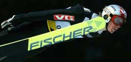 Roar Ljøkelsøy vinner skiflygingsrennet i Oberstdorf (Foto: Reuters/Marcel Bieri) 