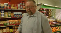 Jens Petter bestiller varene til butikken. Jens Petter bestiller varene til butikken.