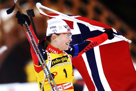 Liv Grete Skjelbreid Poirée jubler over sitt fjerde VM-gull. (Foto: Heiko Junge/Scanpix)