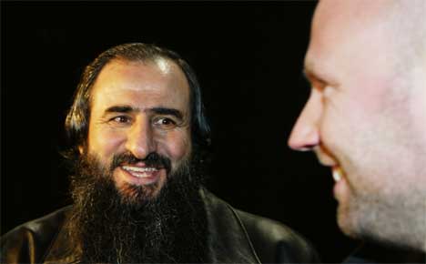 Mulla Krekar og hans advokat Brynjar Meling (i profil) Mulla Krekar og hans advokat Brynjar Meling (i profil)
