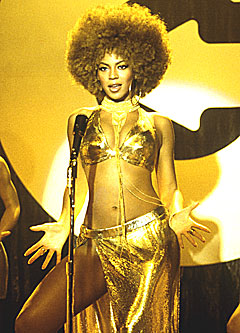 Beyonce Knowles, her i en scene fra filmen "Austin Powers in Goldmember". Nå har hun fått tilbud om å spille i en Queen-film. Foto: AP Photo / Melinda Sue Gordon. Beyonce Knowles, her i en scene fra filmen "Austin Powers in Goldmember". Nå har hun fått tilbud om å spille i en Queen-film. Foto: AP Photo / Melinda Sue Gordon.