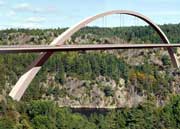 "Arc" het vinnerprosjektet i konkurransen om hvordan ny Svinesundbro skulle se ut. Illustrasjon Statens vegvesen. "Arc" het vinnerprosjektet i konkurransen om hvordan ny Svinesundbro skulle se ut. Illustrasjon Statens vegvesen.