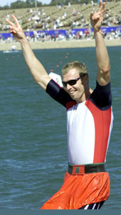 Holmann etter gullet på 500m i Sydney. (Foto: Erik Johansen / SCANPIX) Holmann etter gullet på 500m i Sydney. (Foto: Erik Johansen / SCANPIX)