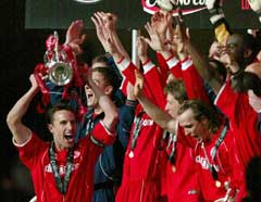 Middlesbrough-spillerne jubler med ligacup-pokalen. (Foto: Reuters/Scanpix) Middlesbrough-spillerne jubler med ligacup-pokalen. (Foto: Reuters/Scanpix)