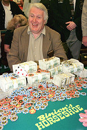 Denne irske pokerspelaren gliser etter å ha vunne ein million dollar i Las Vegas. Foto: Brian Jones / AFP / SCANPIX Denne irske pokerspelaren gliser etter å ha vunne ein million dollar i Las Vegas. Foto: Brian Jones / AFP / SCANPIX