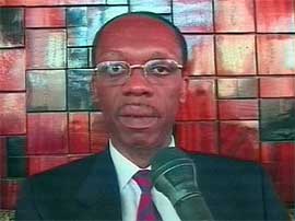 -IKKE GÅTT AV: Haitis eks-president Jean-Bertrand Aristide hevder at han ikke har gått av offisielt, og at han vil returnere til Haiti snart. (Foto:REUTERS/Centafricaine TV) -IKKE GÅTT AV: Haitis eks-president Jean-Bertrand Aristide hevder at han ikke har gått av offisielt, og at han vil returnere til Haiti snart. (Foto:REUTERS/Centafricaine TV)