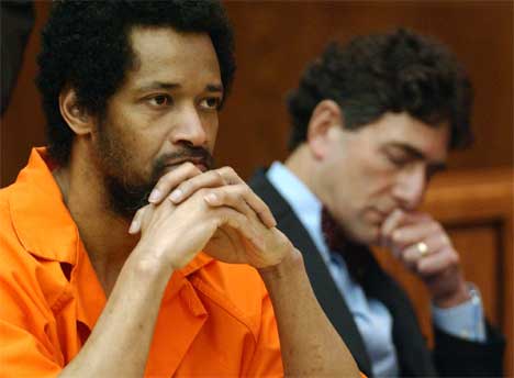 DØMT TIL DØDEN: John Allen Muhammad har blitt dømt til døden for sin rolle i snikskytingen av 10 personer i oktober 2002. (Foto: AP Photo/Steve Helber)