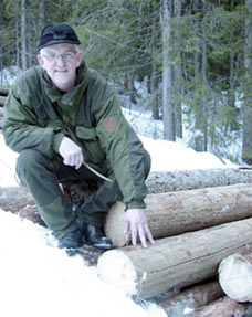Skogbruksleder Thor Olsen er glad at tørrgrana kan komme til nytte.
