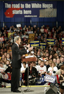 Senator John Kerry sikter seg inn mot Det hvite hus.(Foto: Reuters/Scanpix) 