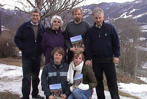 Lars Aamodt, Margit Vindegg, Eldgrim Springgard, Halvor Garås. Foran: Torjus Lien og Aina Haugstad.