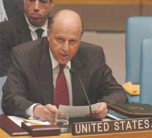 USAs FN-ambassadør John Negroponte ville ikke fordømme drapet på Yassin (Scanpix/AP)