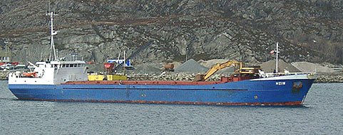 Fraktebåten Hein da den ankom havna i Bodø for inspeksjon av skroget. Foto: Ivar Jensen, NRK.